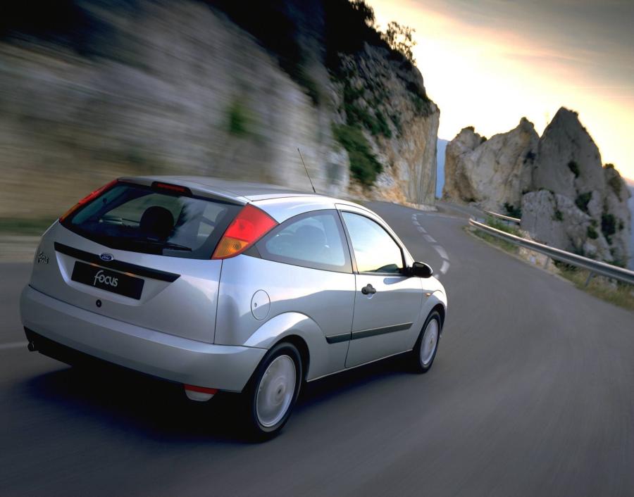  Ford Focus 1999 года  (фото 6 из 130)